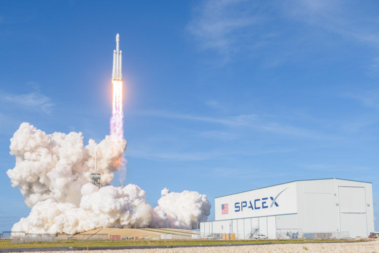 SpaceX wins $130M USAF launch contract, marking a Falcon Heavy first