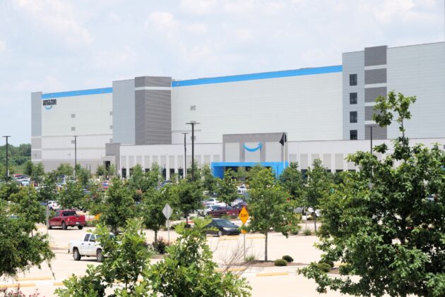 Can robots make Amazon warehouses safer?