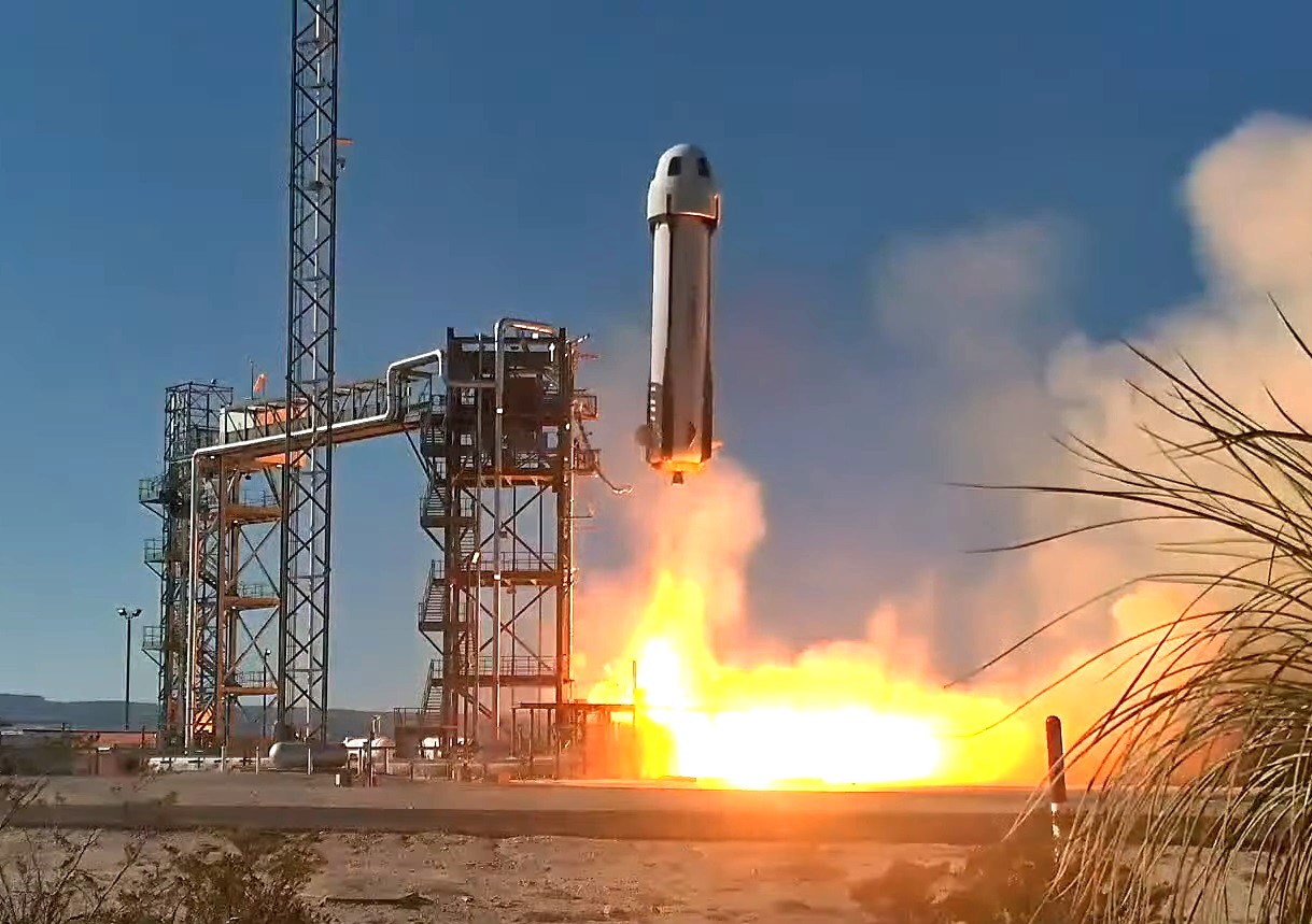 Blue Origin lofts new New Shepard capsule into space for test run
