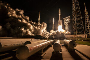 Atlas 5 rocket lifts off with Amazon Leo satellites