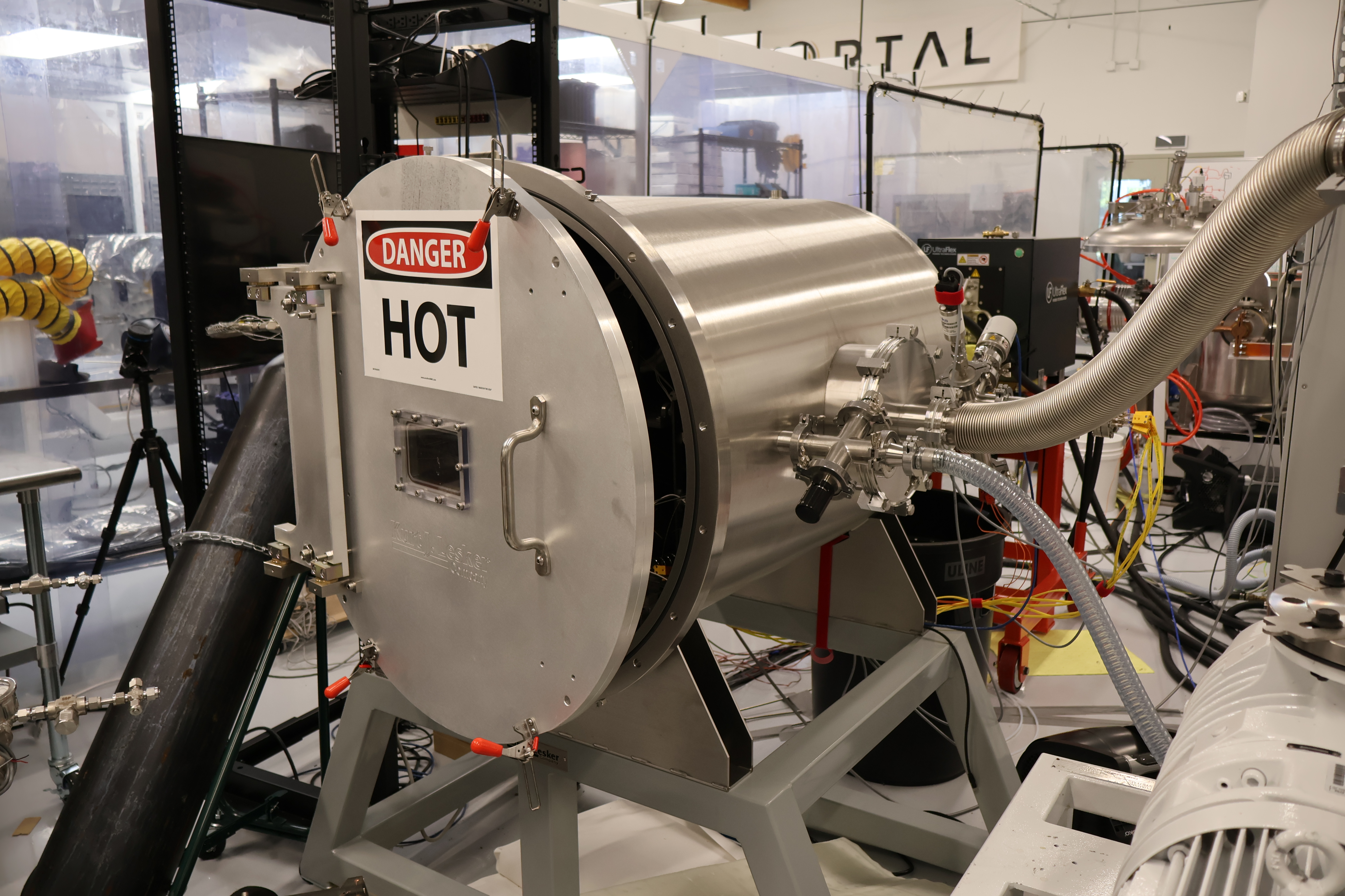 Vacuum chamber at Portal lab