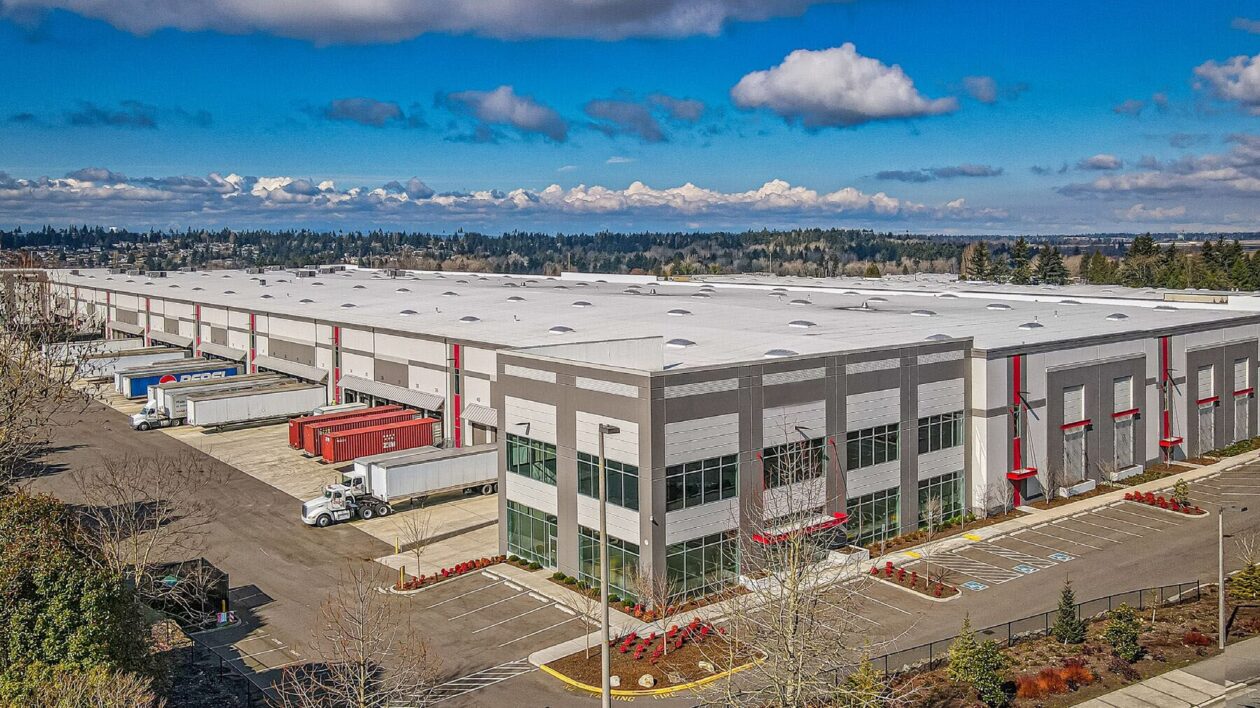 Report: Blue Origin leases former Bartell Drugs warehouse for new manufacturing site