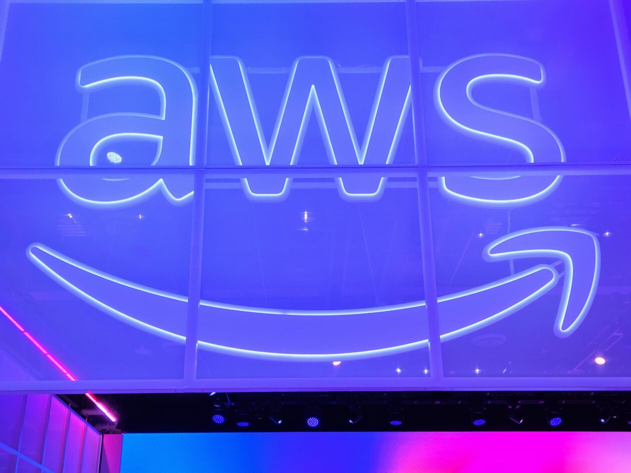 AWS growth hits 39%, its fastest in nearly five years, as Amazon misses on earnings